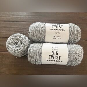 2 Skeins Big Twist Tweed Yarn in Gray